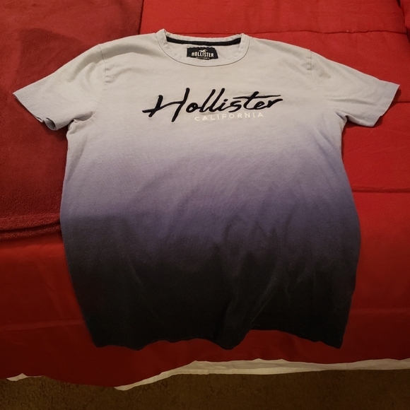 Very cute small Hollister gray and blue t shirt. - Picture 1 of 4